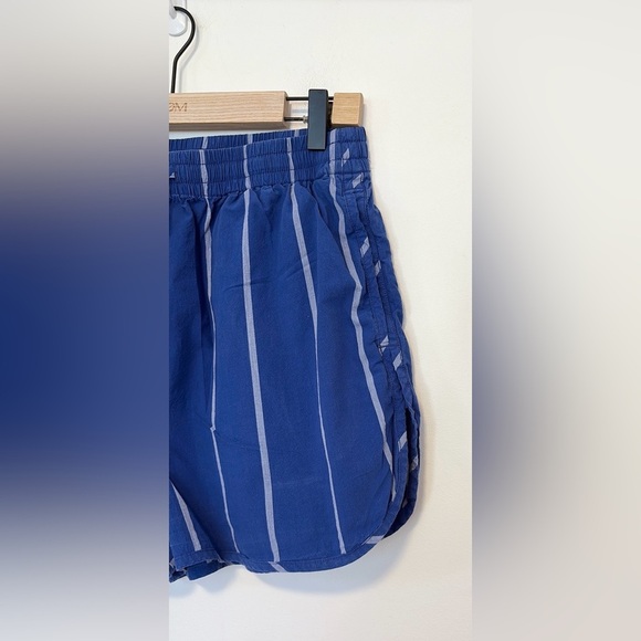Madewell Crinkle Cotton Dolphin-Hem Shorts , sz medium - Picture 6 of 10